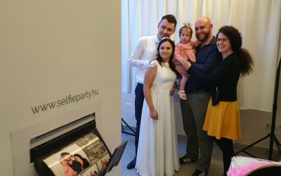 Selfiegép, avagy vicces fotósarok az esküvőre